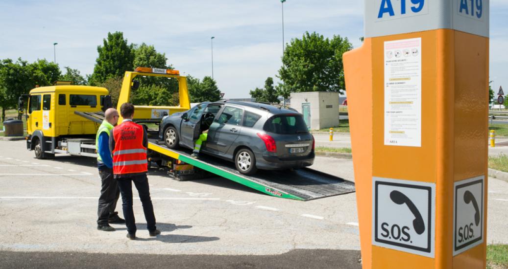 Que faire si ma voiture tombe en panne sur l’autoroute