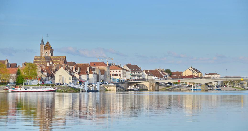 Saint Jean de Losne et la Saône