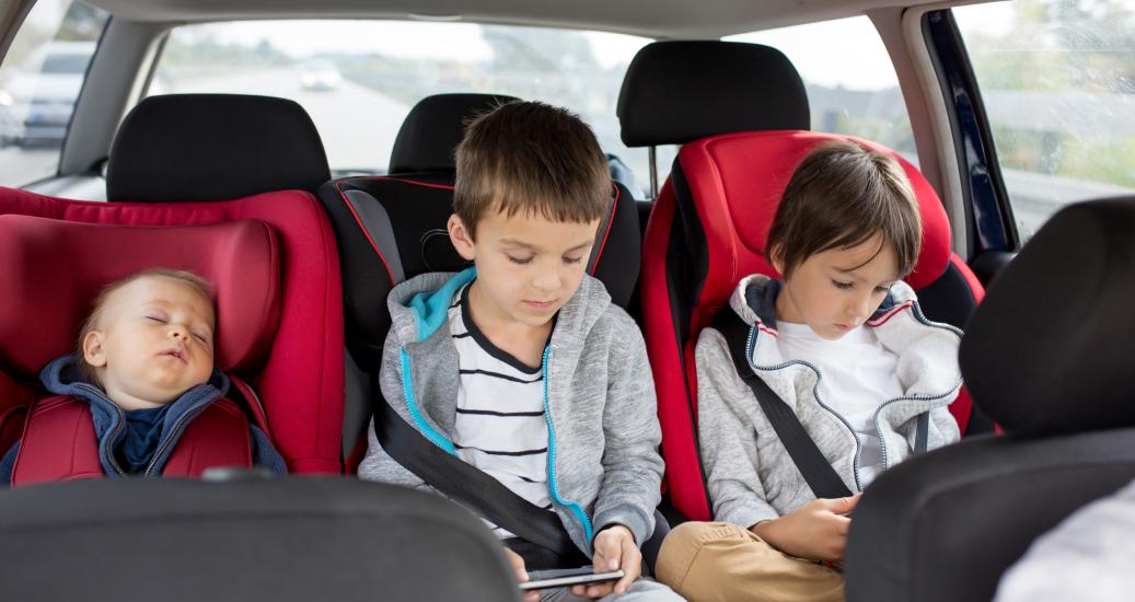 Enfants en voiture