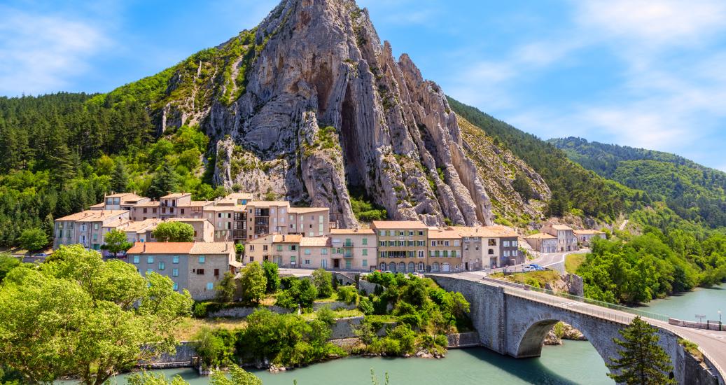 La route Napoléon, à hauteur de Sisteron