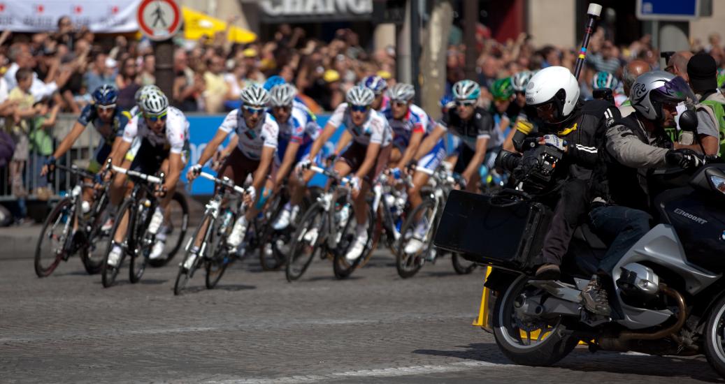 Le Tour de France sur les Champs-Elysées