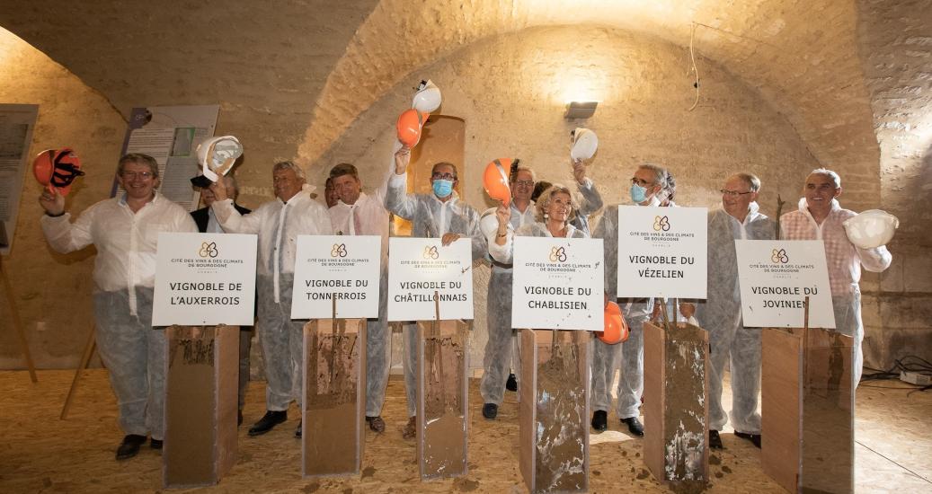 Pose première pierre cité des vins à Chablis, le 9 septembre 2021
