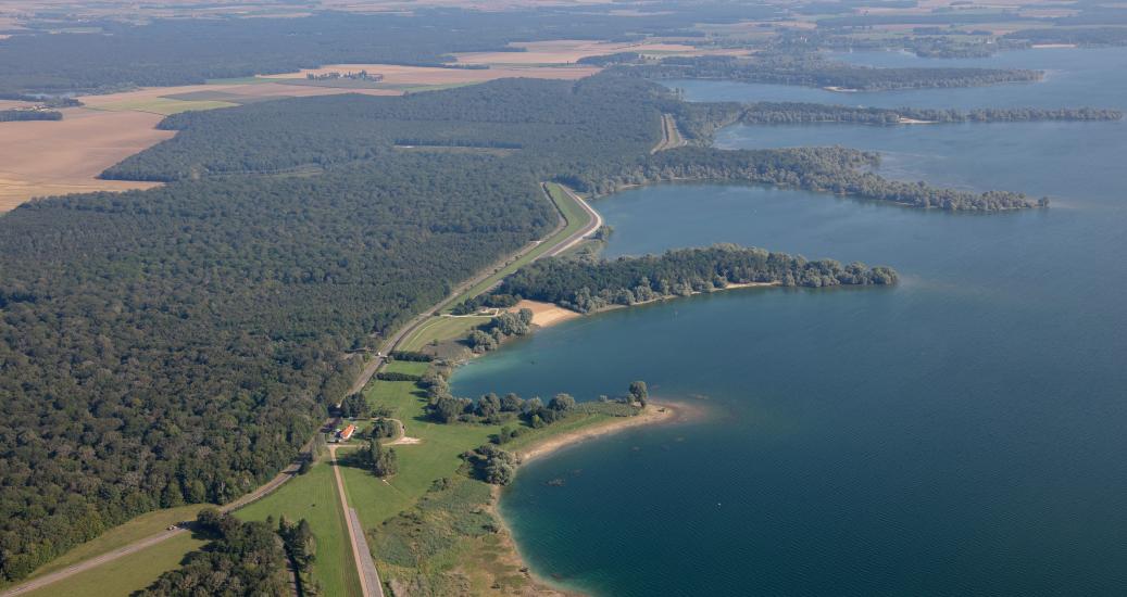 Vue aérienne du Lac d'Orient - Aube