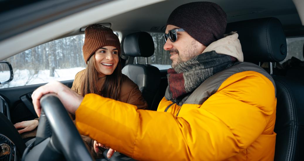 Voiture couple hiver