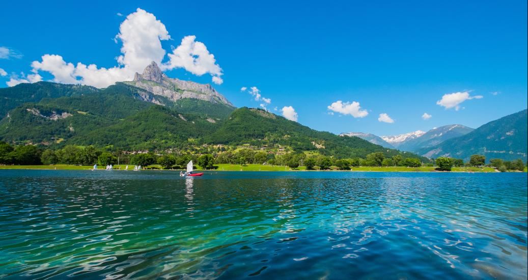Lac de Passy proche de l'A40 ATMB, entre Genève et Chamonix 