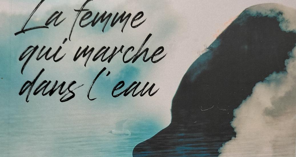 Anna Arta La femme qui marche dans l'eau