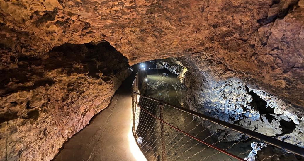 Grotte souterraine d'Azé