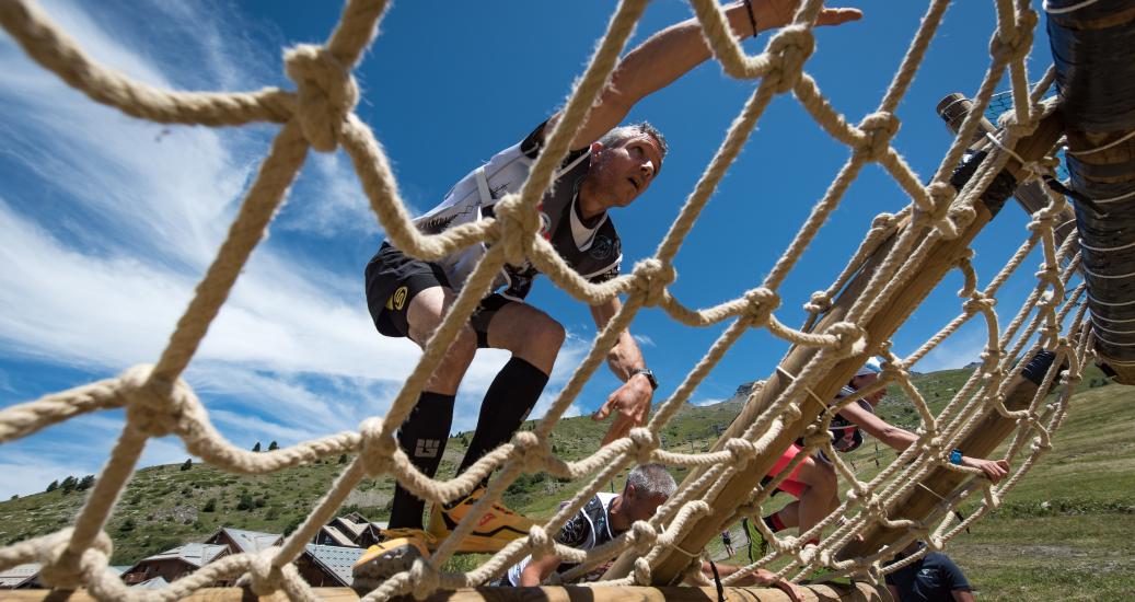 Une course d'obstacle assez sportive. © APernet-OTValmeinier