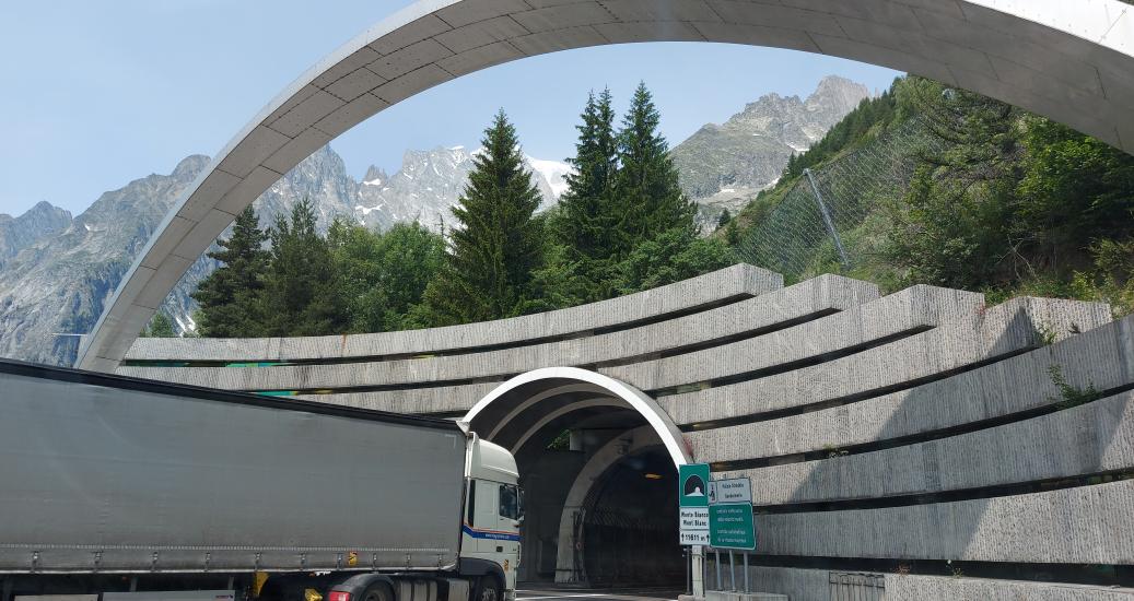 Entrée tunnel du Mont-Blanc