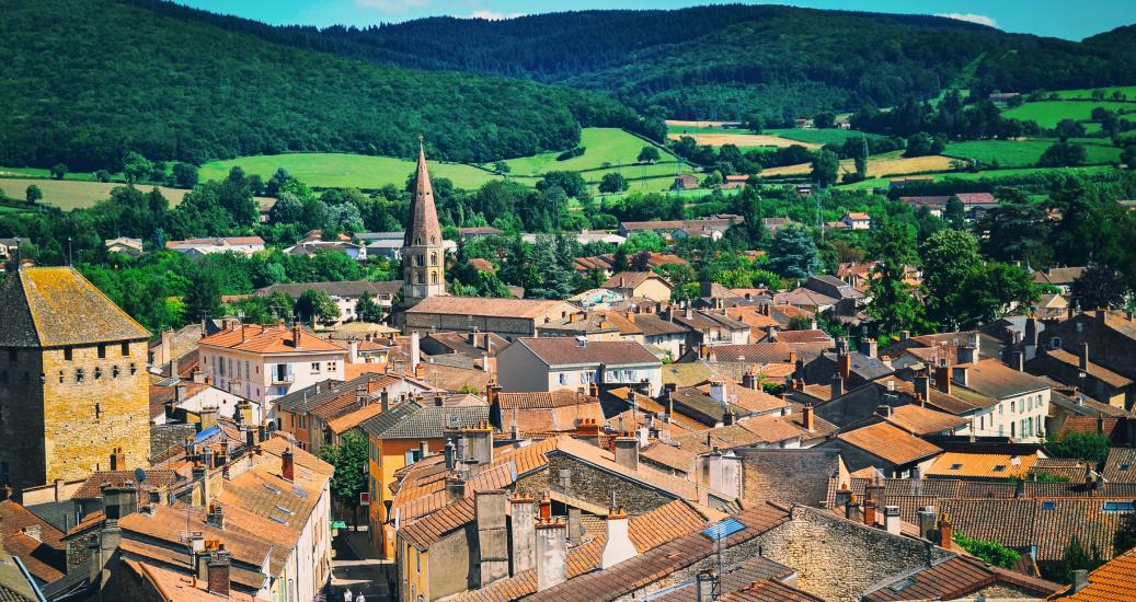 Tournus et les collines environnantes