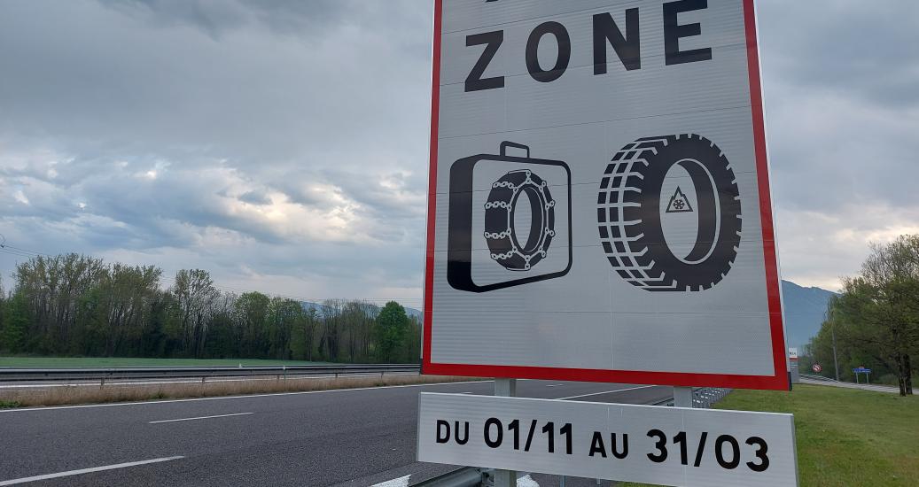 Ces panneaux délimitent les zones ou s'applique la loi montagne. © Géraldine Milliat / Autoroute INFO