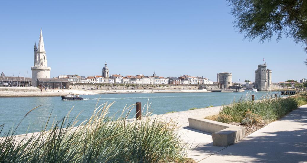 Tours de La Rochelle à l'embouchure du vieux port