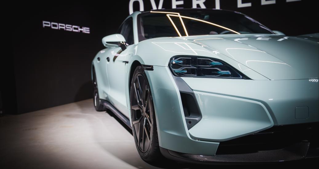 Porsche - Salon - Editorial_Use_Only