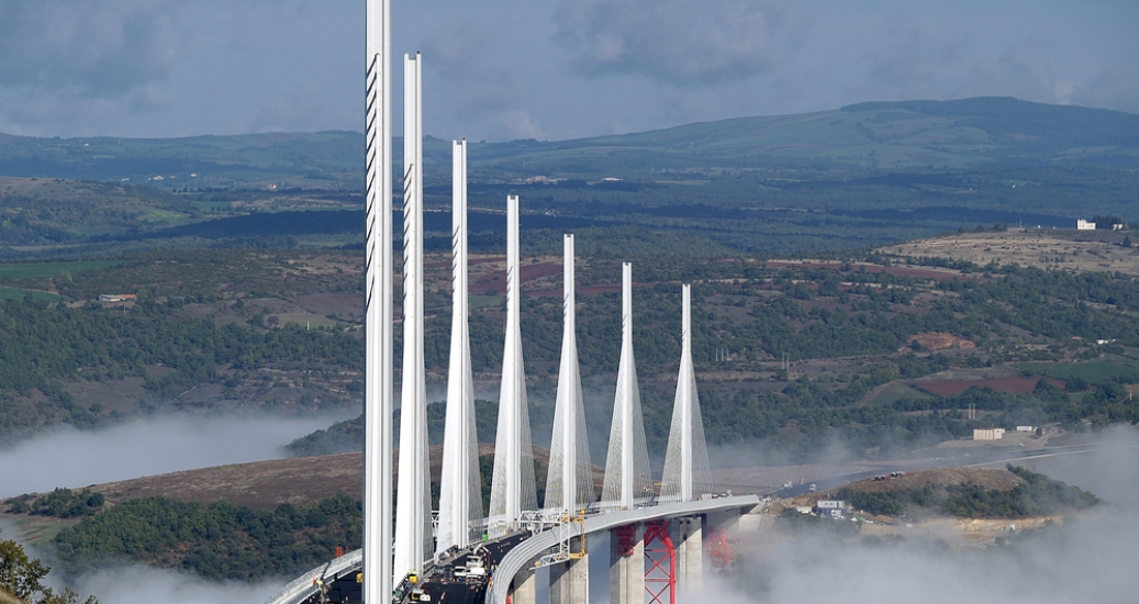 Viaduc de Millau-octobre 2004 -© Eiffage