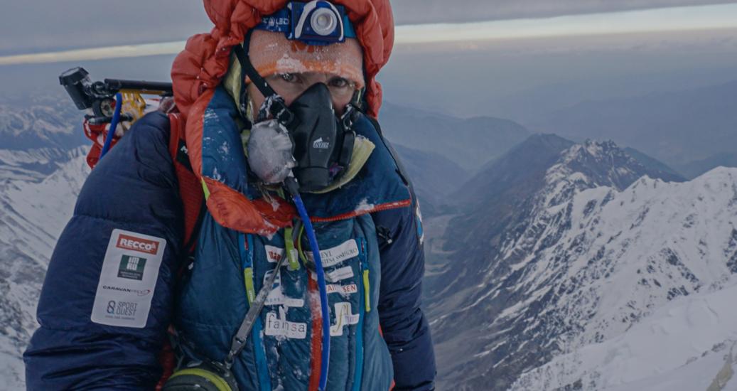 Sophie Lavaud au sommet du Nangat Parbat © UlysseLefebvre