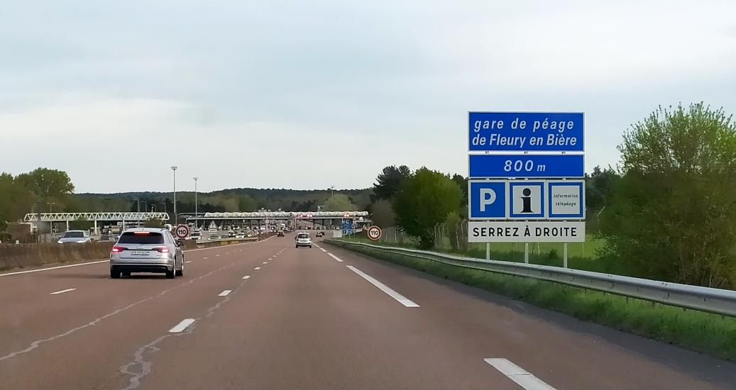 Péage de Fleury-en-Bière sur l'A6