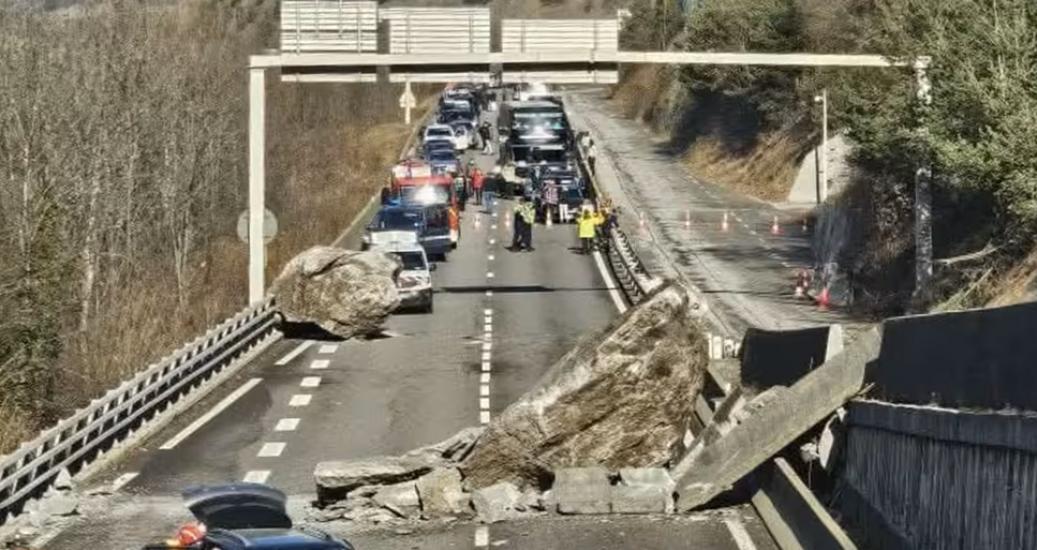 La RN90 coupée par un éboulement