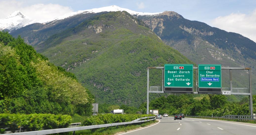 Une autoroute en Suisse