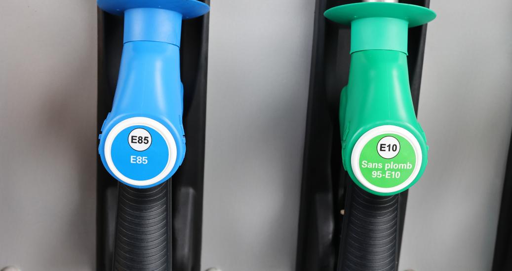 Pistolets pompe à essence bioéthanol E85 et super sans plomb 95 E10