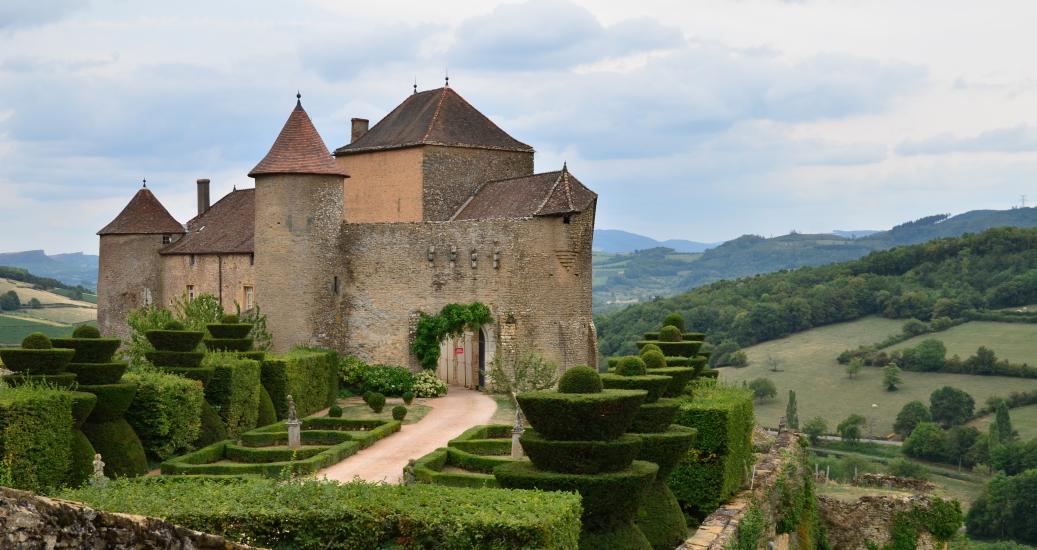  Berzé-le-Châtel - route des châteaux en Bourgogne du sud