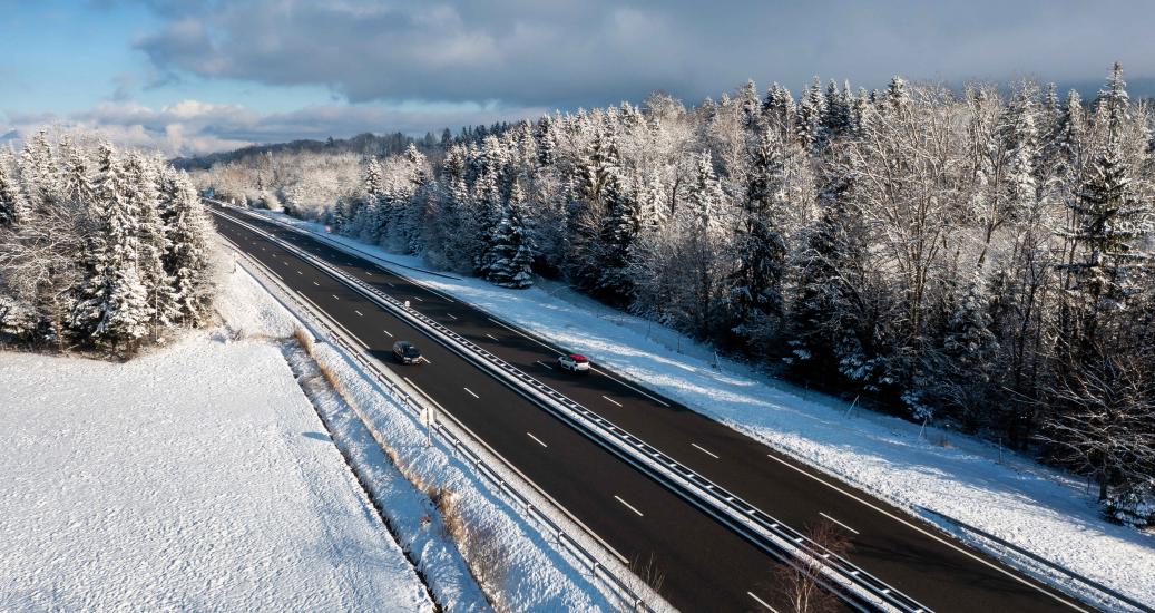 Paysage enneigé autoroute A410