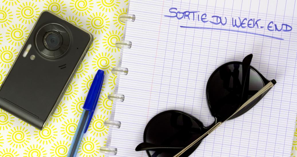 Cahier et stylo pour écrire les sorties du week-end
