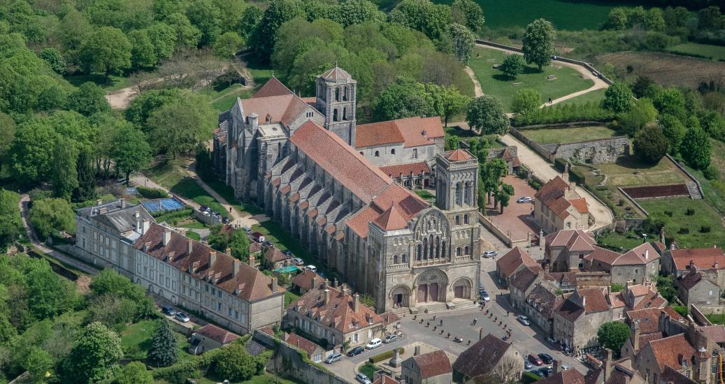 Vue aérienne de Vézelay