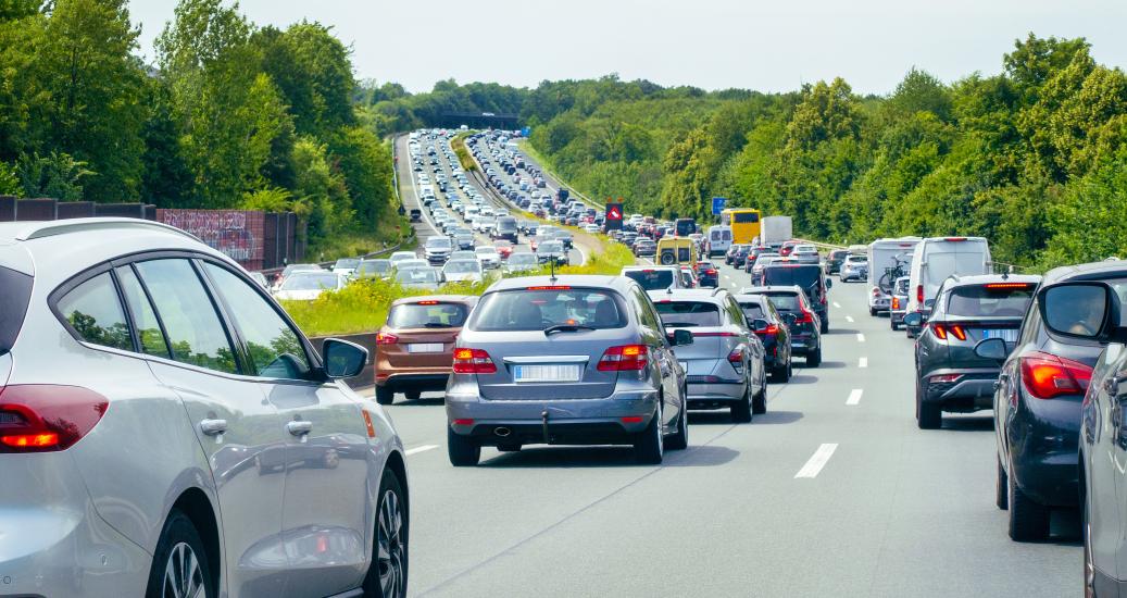 Circulation chargée sur les autoroutes