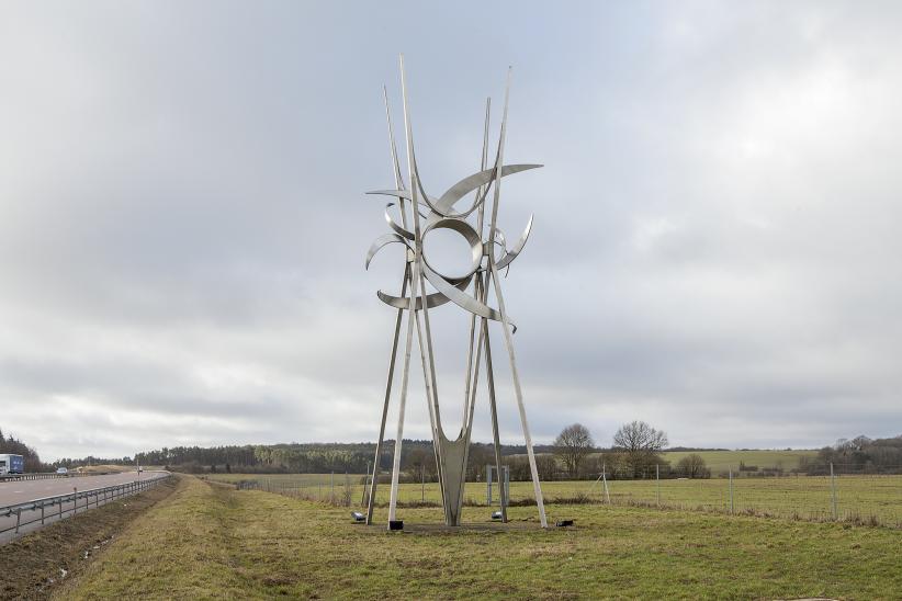 Sculpture "Le soleil de Langres", près de l'A31