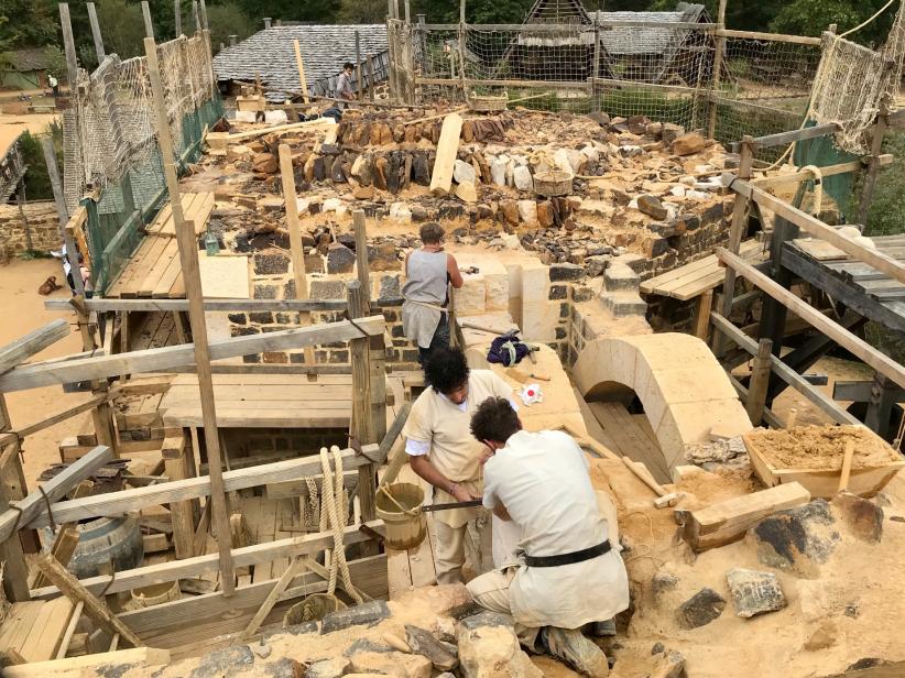 A Guédelon, ils bâtissent un château fort