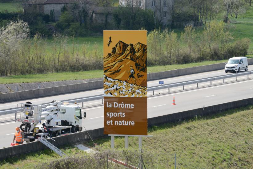 Panneau touristique dans la Drôme