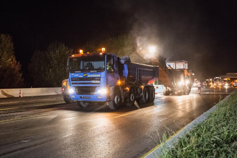 Chantier de nuit sur chaussée A48