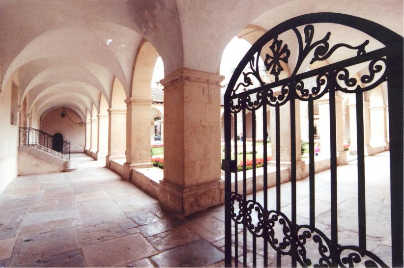 Cloître des Augustins à Crémieu