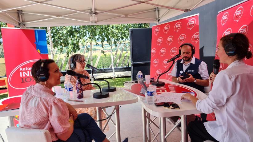 Mathilde Le Piolot Ville, responsable expo et action culturelle, Laure Ferry de l’Inrap, Michel et Hélène