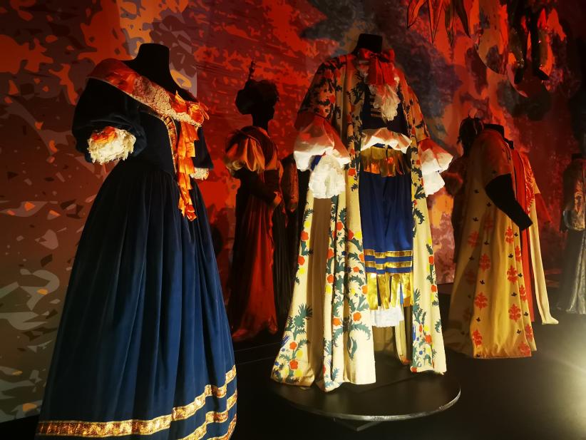 Costumes de mise en scène Molière exposés dans la dernière pièce de l'exposition
