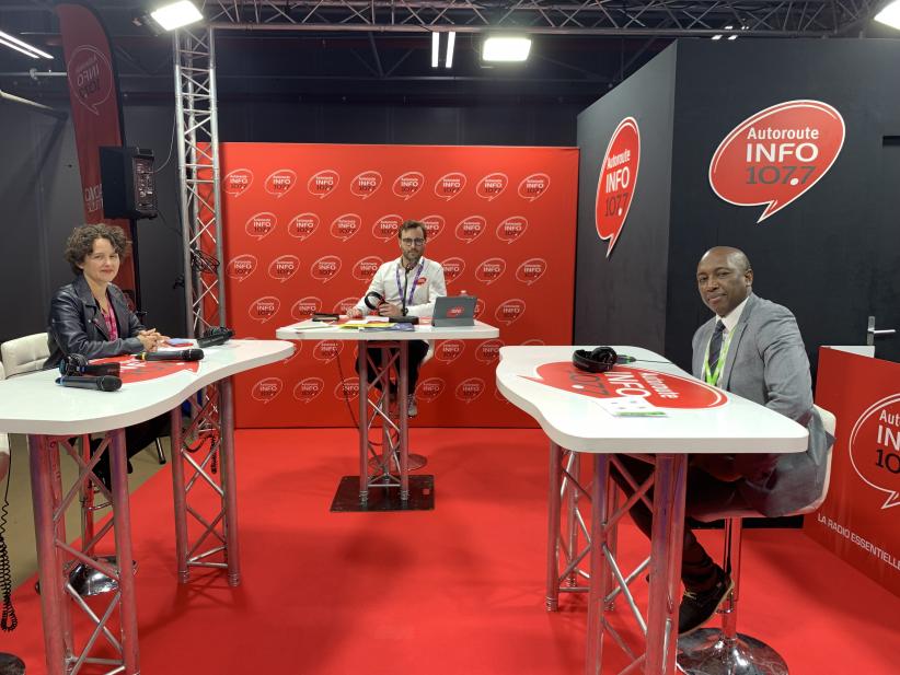 Dorothée DAYRAUT-JULLIAN, Directrice des affaires publiques et de la communication de "MOBILIANS" (à gauche) & Aliou SOW, secrétaire général de la FNA