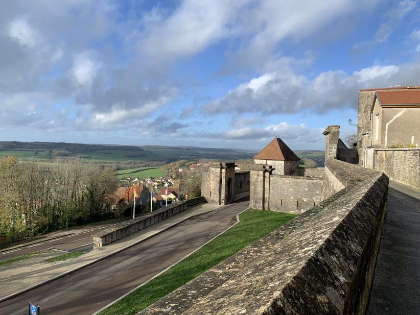 Près de l'A5 et de l'A31, visite de Langres et de ses remparts | APRR AREA