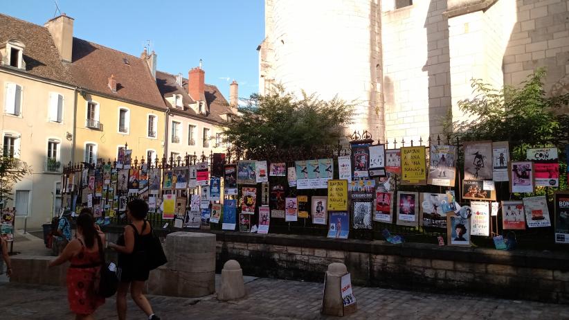 Affiches de la programmation dans les rues de Chalon-sur-Saône