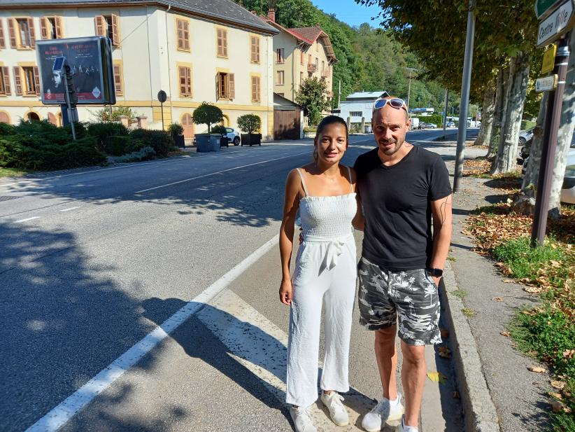 Erika et Pascal au bord de la route à Albertville