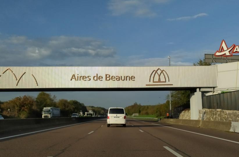 Aire de Beaune A6 Passerelle