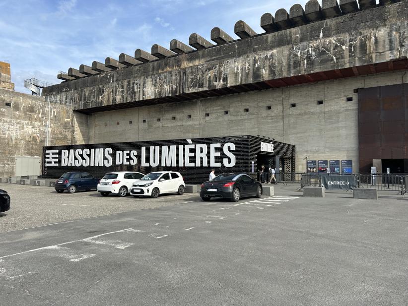  Façade des bassins des lumières de Bordeaux 