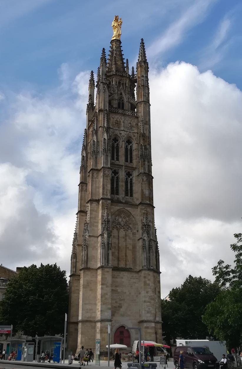 Tour Pey-Berland de Bordeaux : un joyau du gothique flamboyant