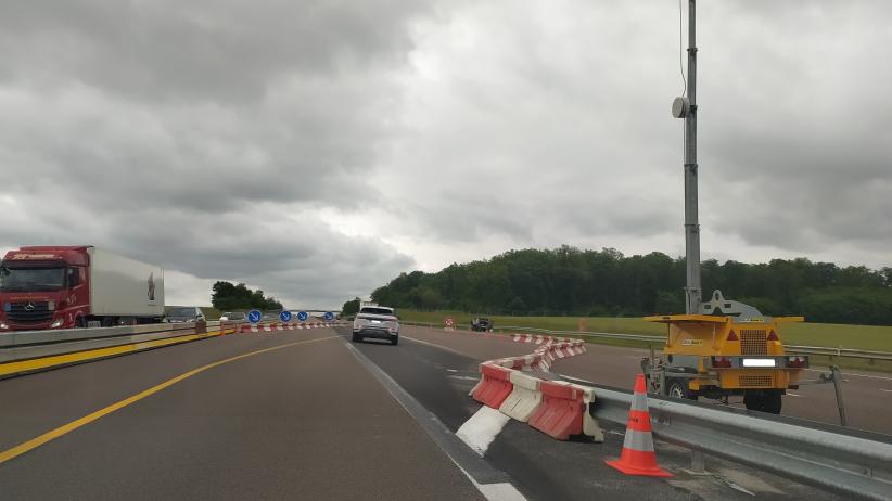 Engin Chantier et cône sur l'A6 