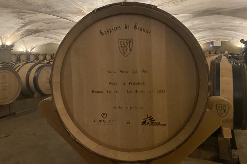 La pièce de charité, un tonneau de 228 litres de Beaune 1er cru les Bressandes