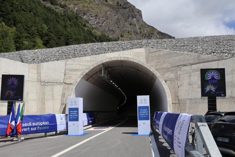L'entrée du second tube du tunnel du Fréjus côté italien