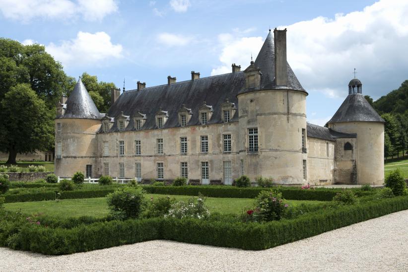 Château de Bussy-Rabutin, façade sur jardin 