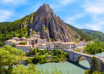 La route Napoléon, à hauteur de Sisteron