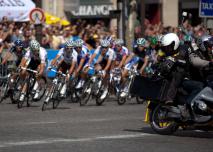 Le Tour de France sur les Champs-Elysées