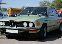 La BMW Série 5 E12, sortie en 1972