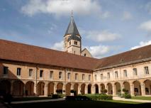 Le cloître de l'Abbaye de Cluny